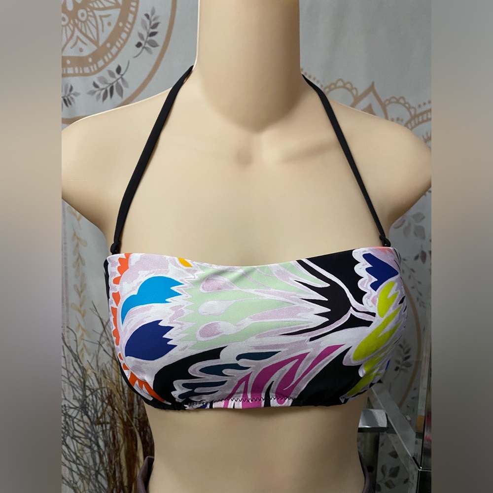 Like new small Trina Turk Seychelles Bandeau Halter Bikini Top no size tag.